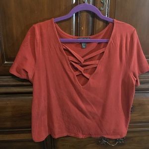 👚FOREVER 21 CRISS-CROSS TOP👚